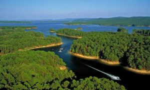 Aerial photo of Lake OUachita.